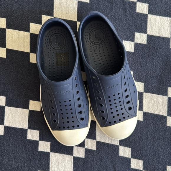 Native Jefferson Kids Shoes - Picture 2 of 4